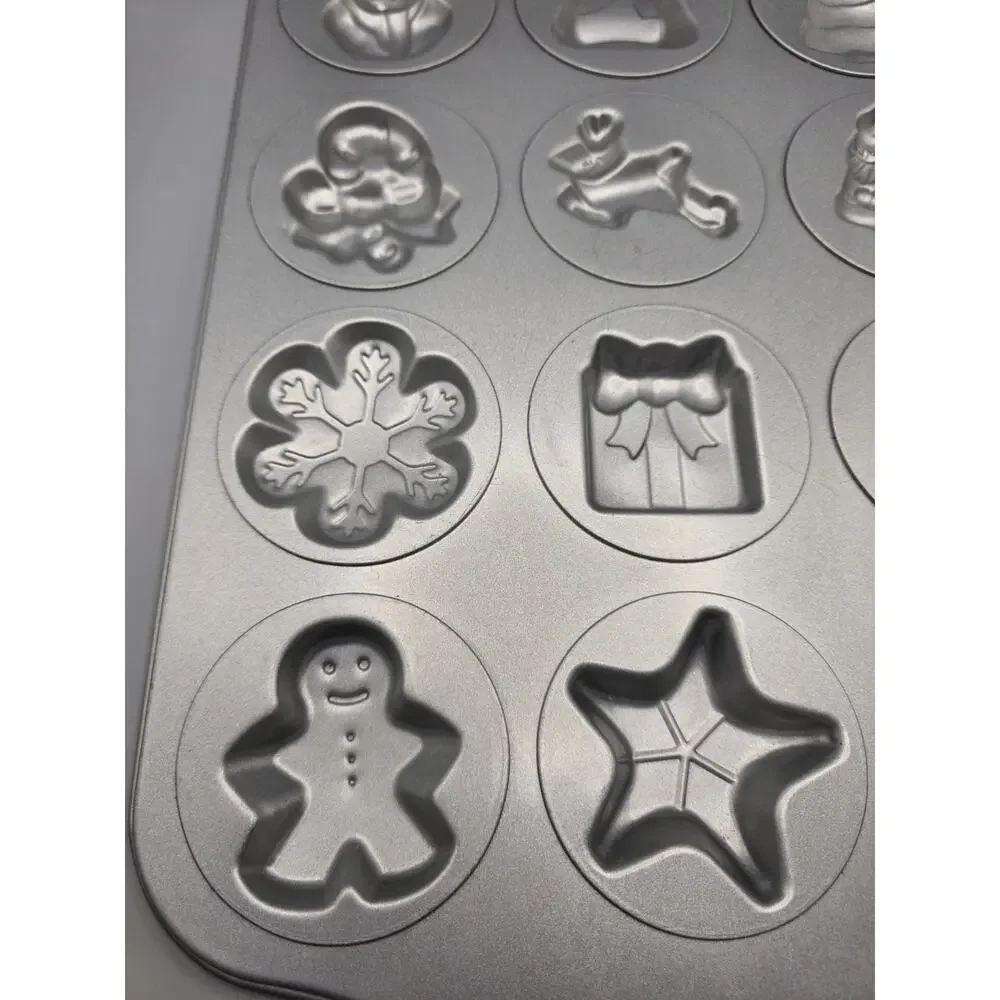 Vintage Christmas Cookie Pan 12 Cavity Non Stick 11.5